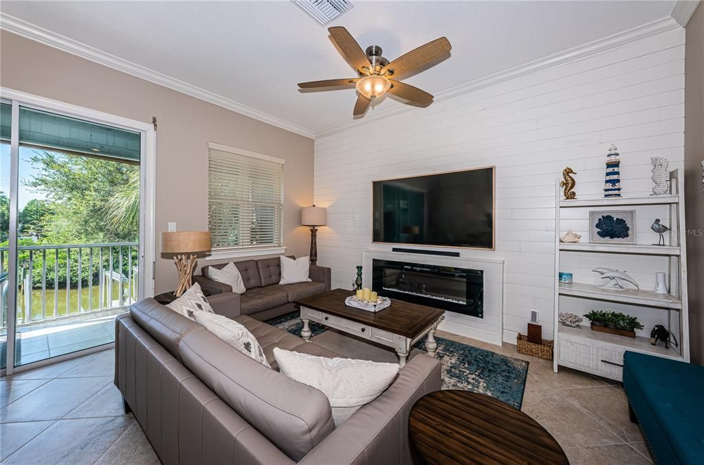 En Venta: $1,250,000 (4 camas, 3 baños, 1935 Pies cuadrados)