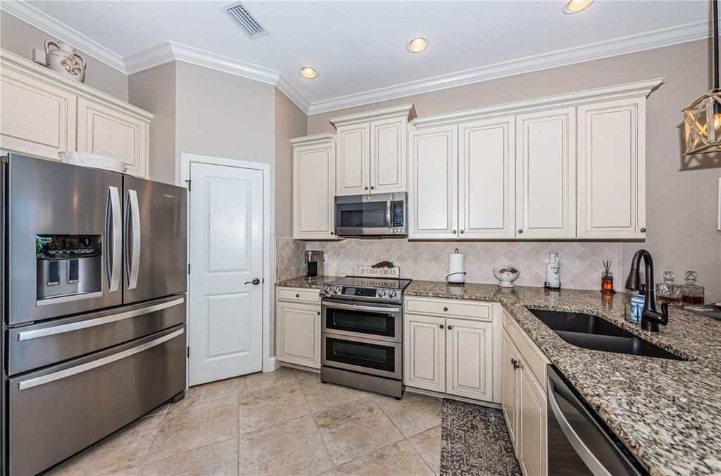 En Venta: $1,250,000 (4 camas, 3 baños, 1935 Pies cuadrados)