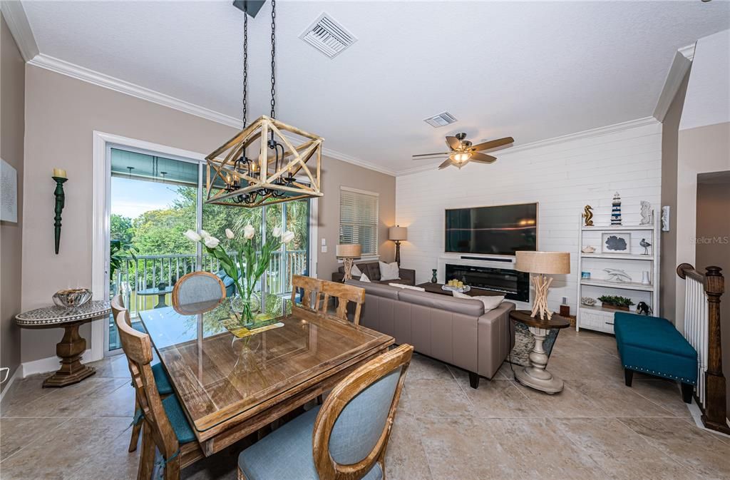 En Venta: $1,250,000 (4 camas, 3 baños, 1935 Pies cuadrados)