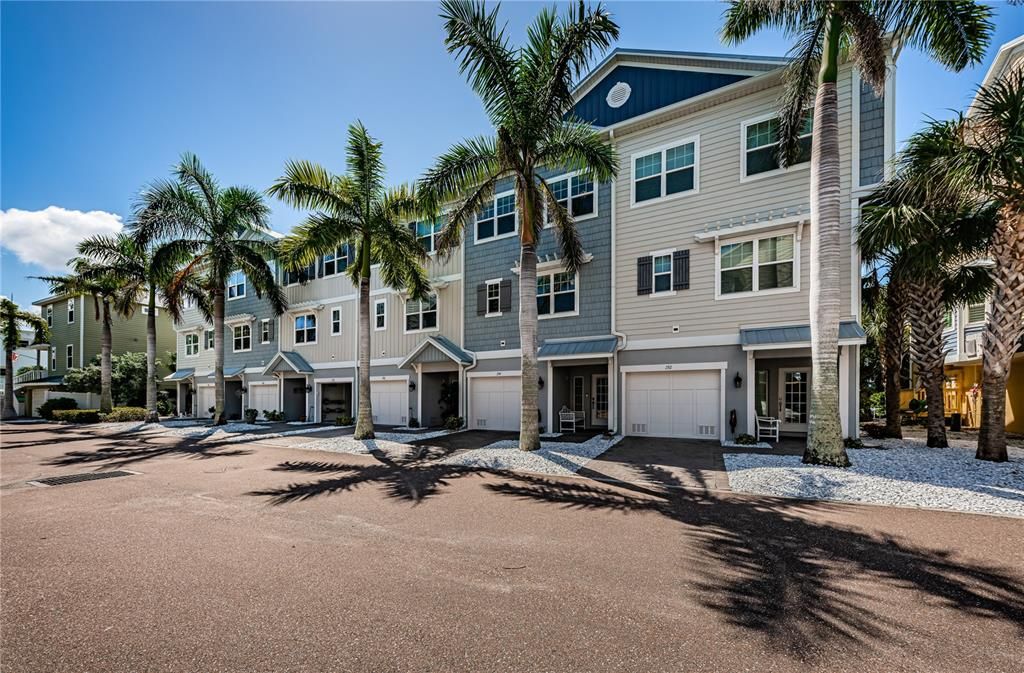 En Venta: $1,250,000 (4 camas, 3 baños, 1935 Pies cuadrados)