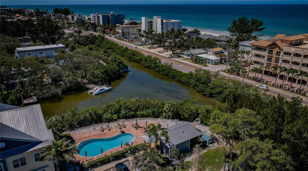 En Venta: $1,250,000 (4 camas, 3 baños, 1935 Pies cuadrados)