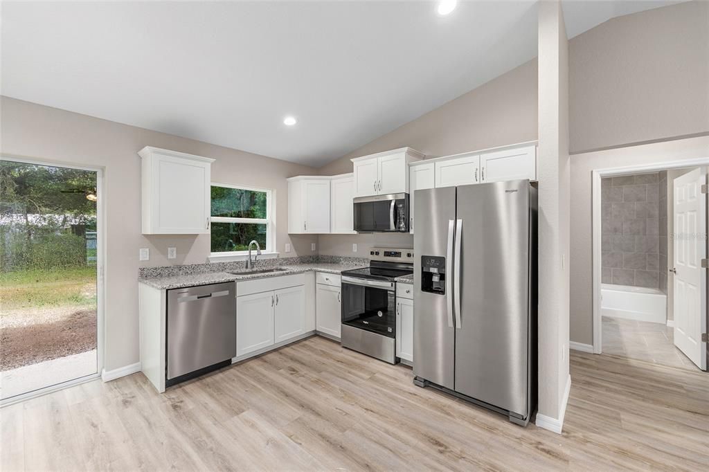 For Sale: $191,900 (3 beds, 2 baths, 1000 Square Feet)