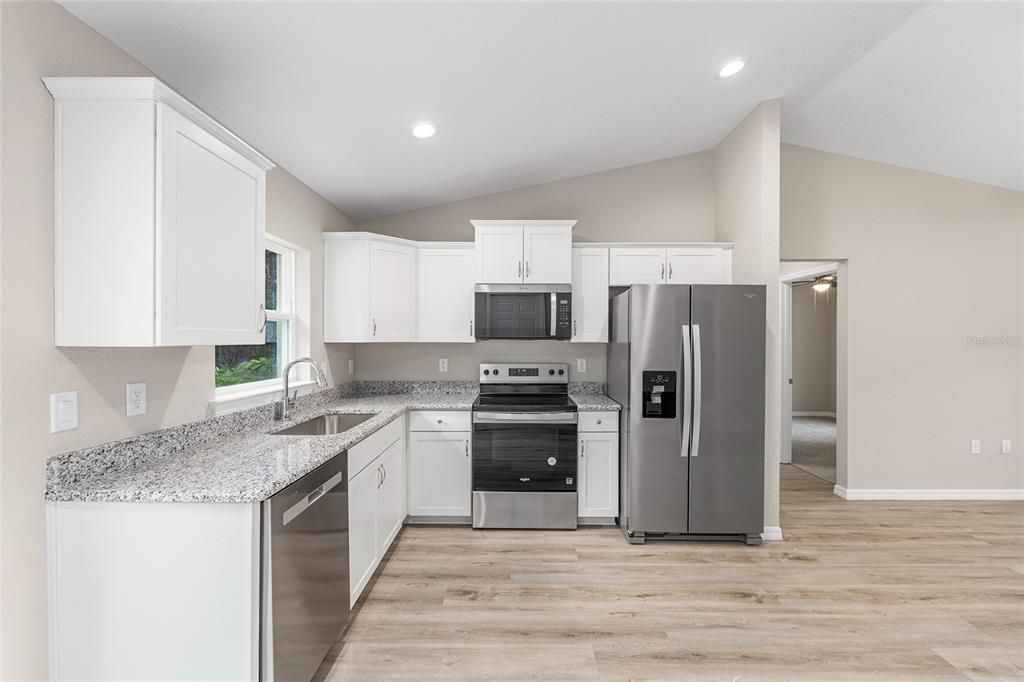 For Sale: $191,900 (3 beds, 2 baths, 1000 Square Feet)