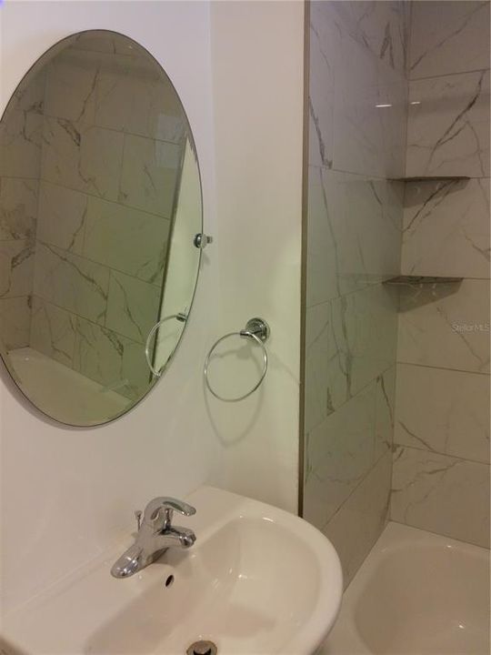 Active With Contract: $289,000 (2 beds, 2 baths, 885 Square Feet)