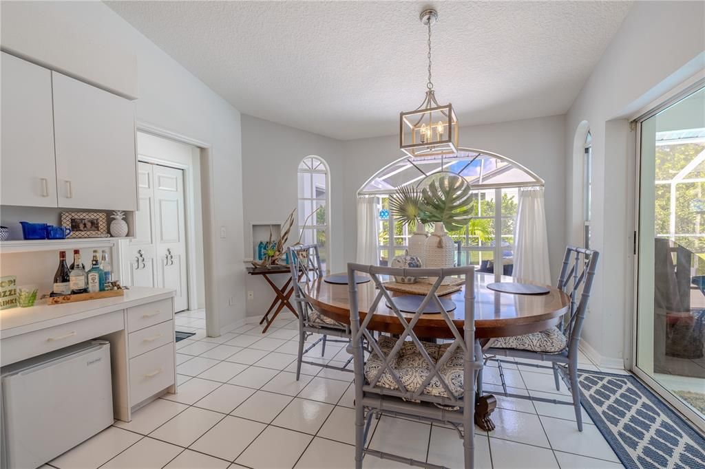 Activo con contrato: $650,000 (3 camas, 2 baños, 2244 Pies cuadrados)