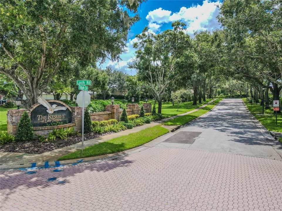 Activo con contrato: $650,000 (3 camas, 2 baños, 2244 Pies cuadrados)