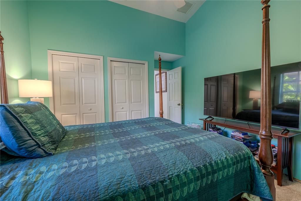 Activo con contrato: $650,000 (3 camas, 2 baños, 2244 Pies cuadrados)