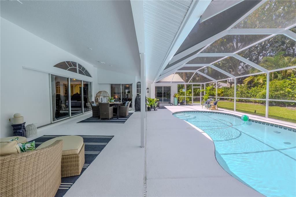 Activo con contrato: $650,000 (3 camas, 2 baños, 2244 Pies cuadrados)