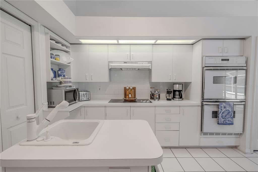 Activo con contrato: $650,000 (3 camas, 2 baños, 2244 Pies cuadrados)