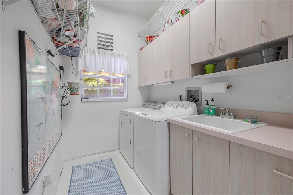 Activo con contrato: $650,000 (3 camas, 2 baños, 2244 Pies cuadrados)