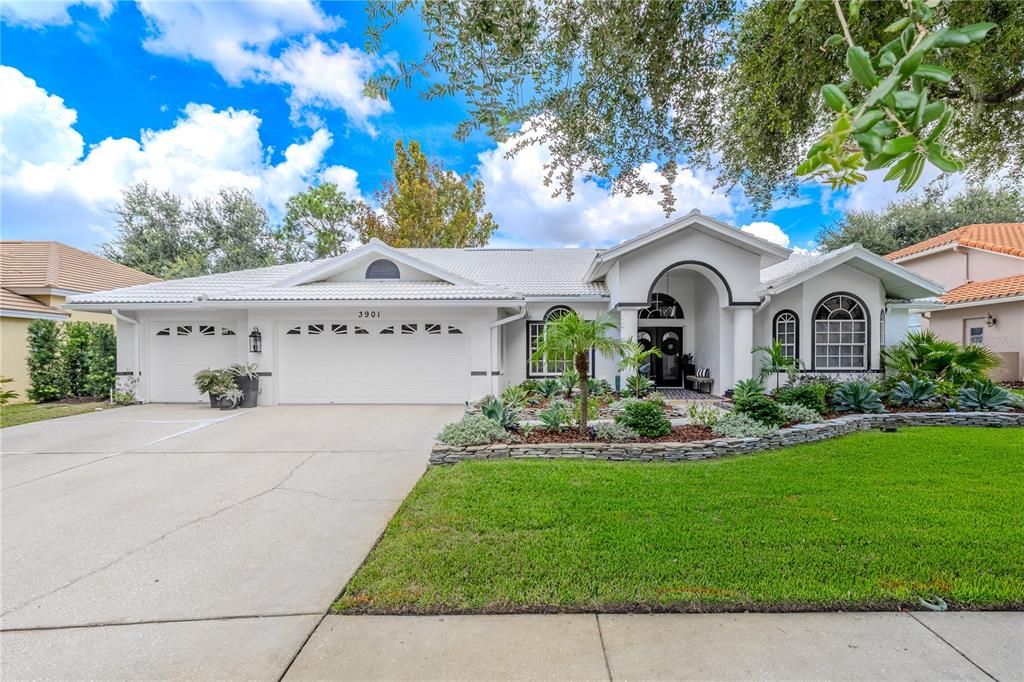 Activo con contrato: $650,000 (3 camas, 2 baños, 2244 Pies cuadrados)