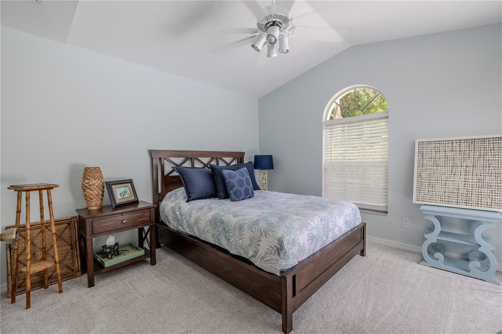 Activo con contrato: $650,000 (3 camas, 2 baños, 2244 Pies cuadrados)