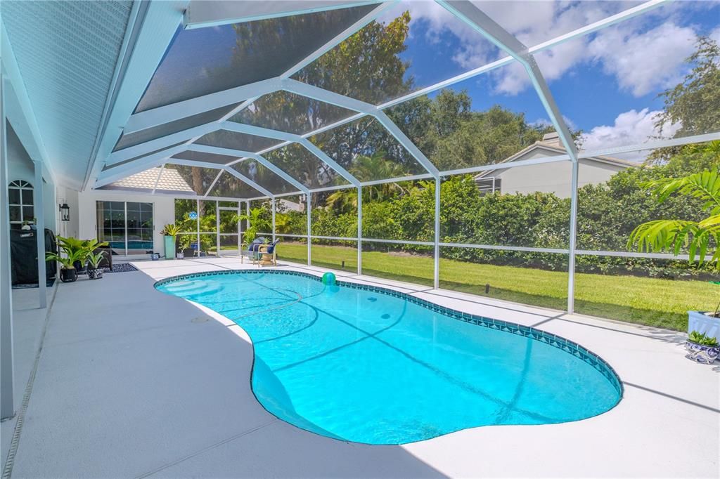 Activo con contrato: $650,000 (3 camas, 2 baños, 2244 Pies cuadrados)