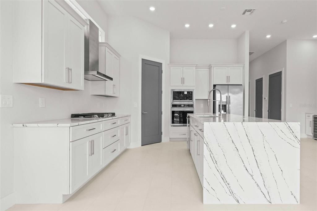 For Sale: $1,475,000 (6 beds, 6 baths, 3574 Square Feet)