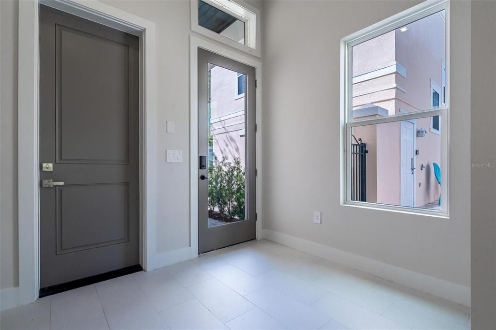 For Sale: $1,475,000 (6 beds, 6 baths, 3574 Square Feet)