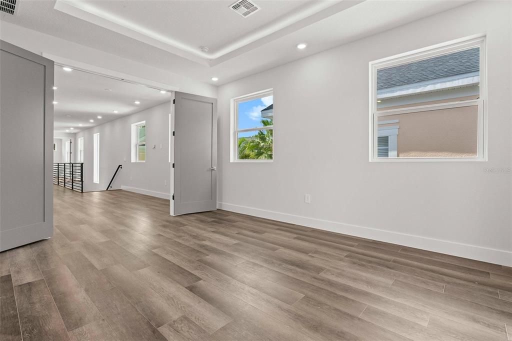 For Sale: $1,475,000 (6 beds, 6 baths, 3574 Square Feet)