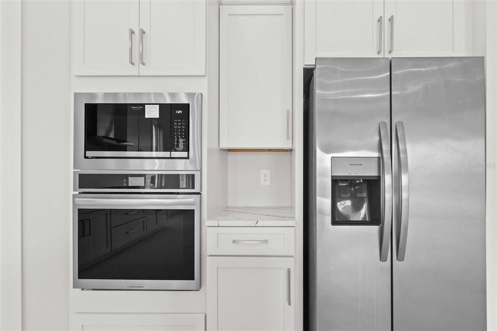 For Sale: $1,475,000 (6 beds, 6 baths, 3574 Square Feet)