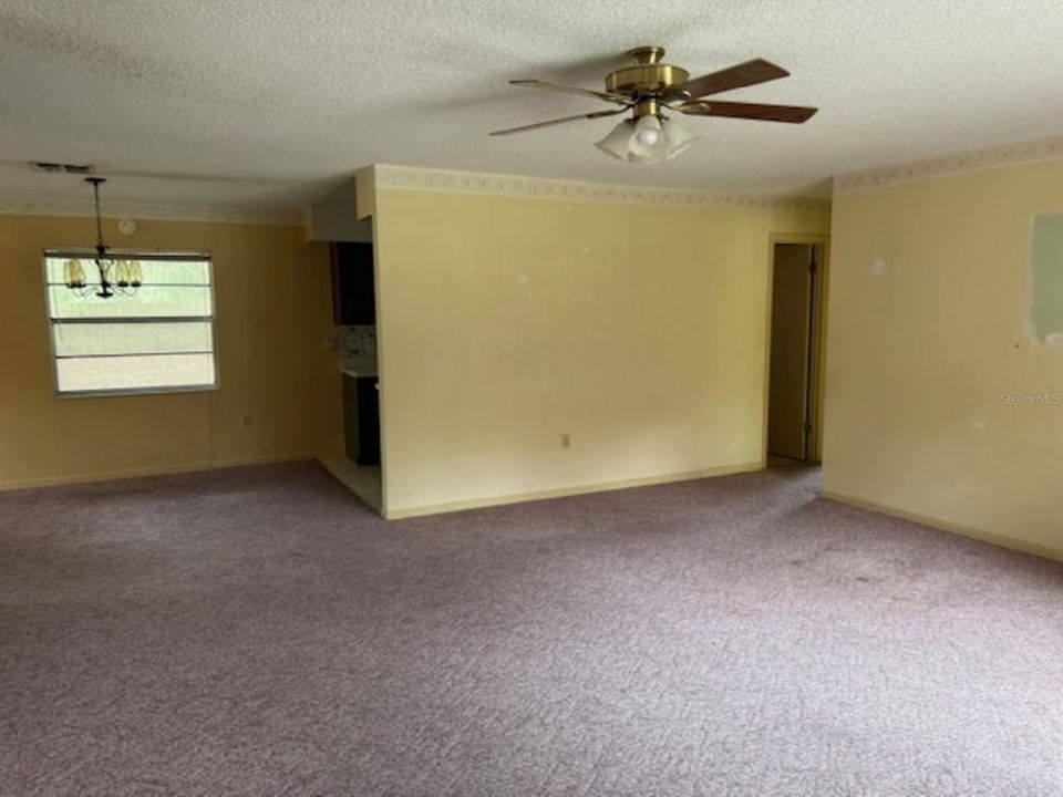 Activo con contrato: $190,000 (3 camas, 2 baños, 1455 Pies cuadrados)