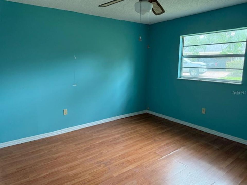 Activo con contrato: $190,000 (3 camas, 2 baños, 1455 Pies cuadrados)