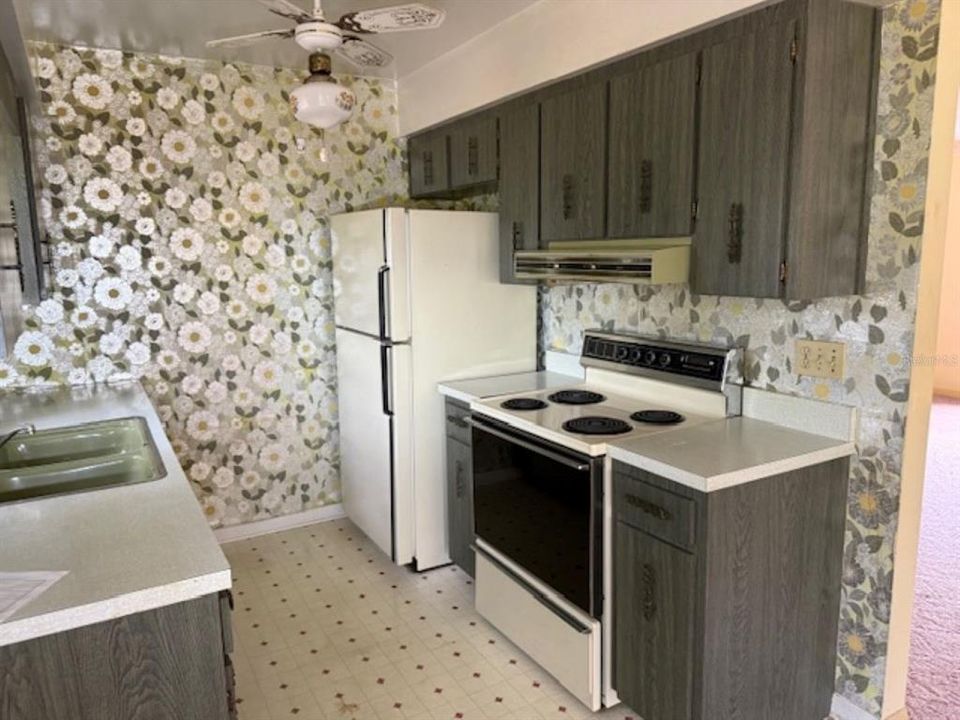 Activo con contrato: $190,000 (3 camas, 2 baños, 1455 Pies cuadrados)