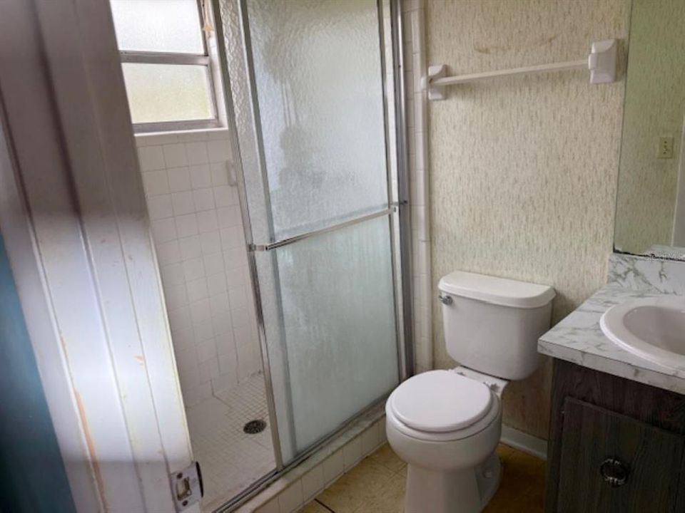 Activo con contrato: $190,000 (3 camas, 2 baños, 1455 Pies cuadrados)