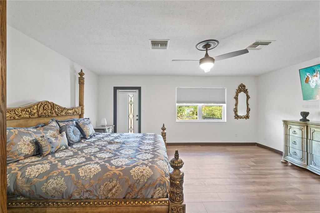 For Sale: $769,000 (3 beds, 2 baths, 2981 Square Feet)