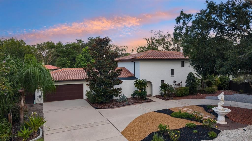 For Sale: $769,000 (3 beds, 2 baths, 2981 Square Feet)