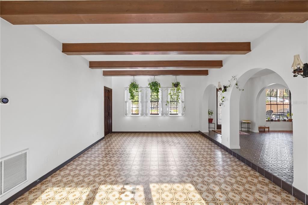 For Sale: $769,000 (3 beds, 2 baths, 2981 Square Feet)