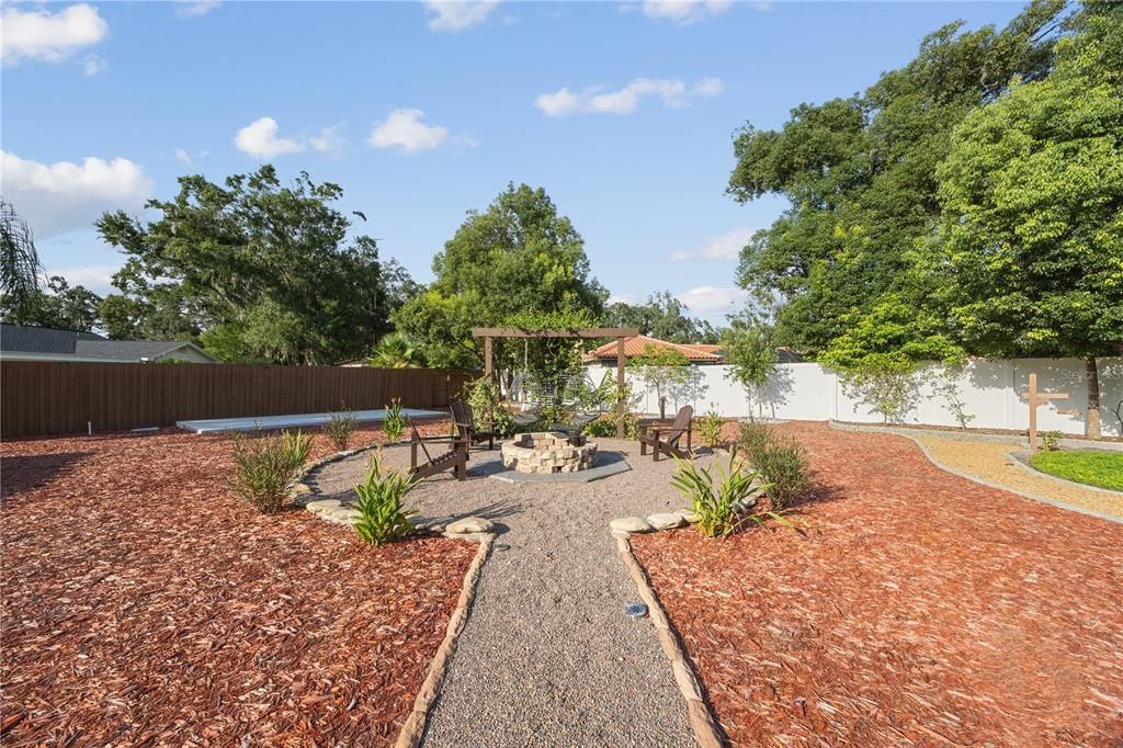 For Sale: $769,000 (3 beds, 2 baths, 2981 Square Feet)