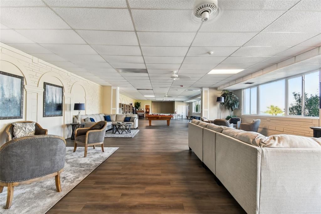 На продажу: $320,000 (1 спален, 2 ванн, 1050 Квадратных фут)