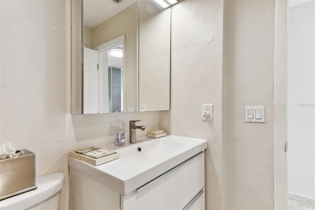 На продажу: $320,000 (1 спален, 2 ванн, 1050 Квадратных фут)