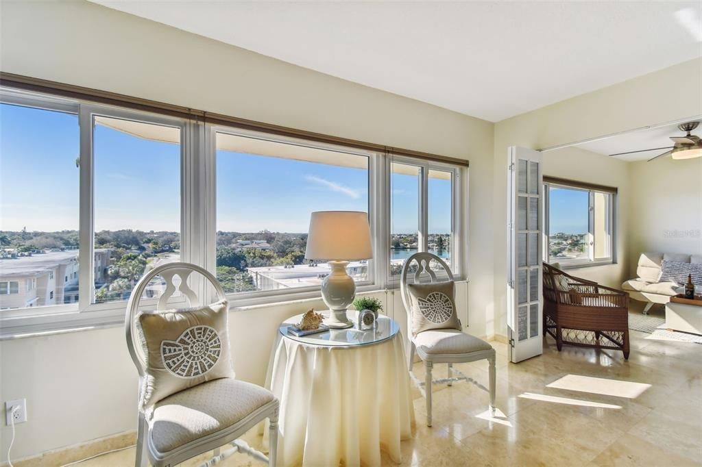 На продажу: $320,000 (1 спален, 2 ванн, 1050 Квадратных фут)