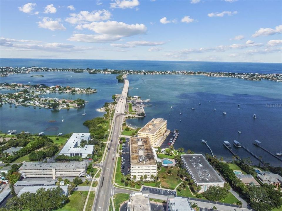 На продажу: $320,000 (1 спален, 2 ванн, 1050 Квадратных фут)