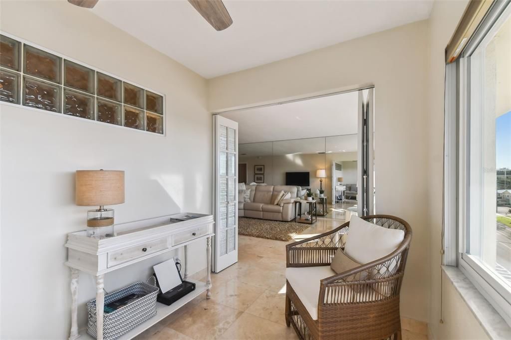 На продажу: $320,000 (1 спален, 2 ванн, 1050 Квадратных фут)