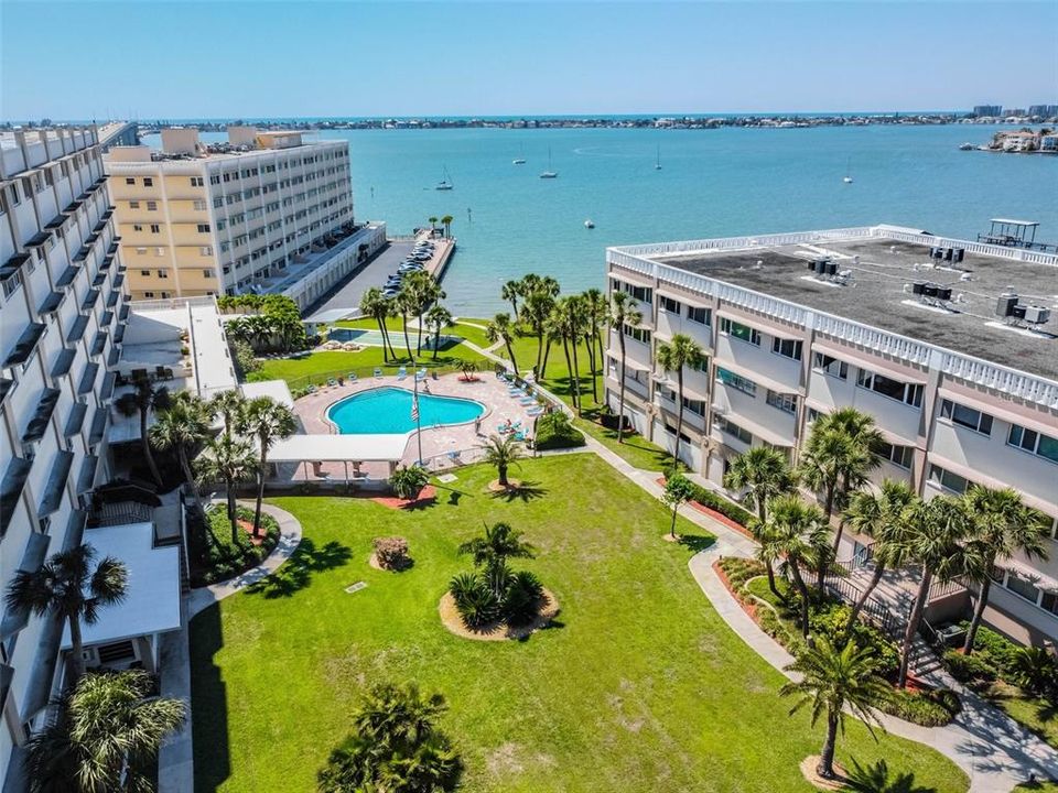 На продажу: $320,000 (1 спален, 2 ванн, 1050 Квадратных фут)