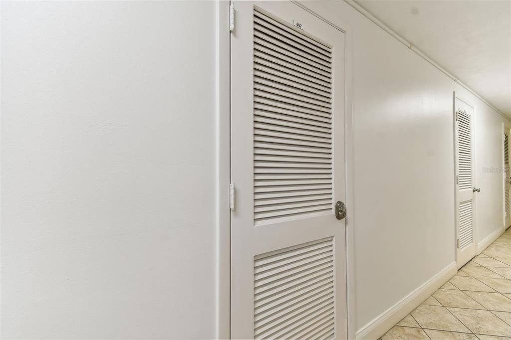 На продажу: $320,000 (1 спален, 2 ванн, 1050 Квадратных фут)