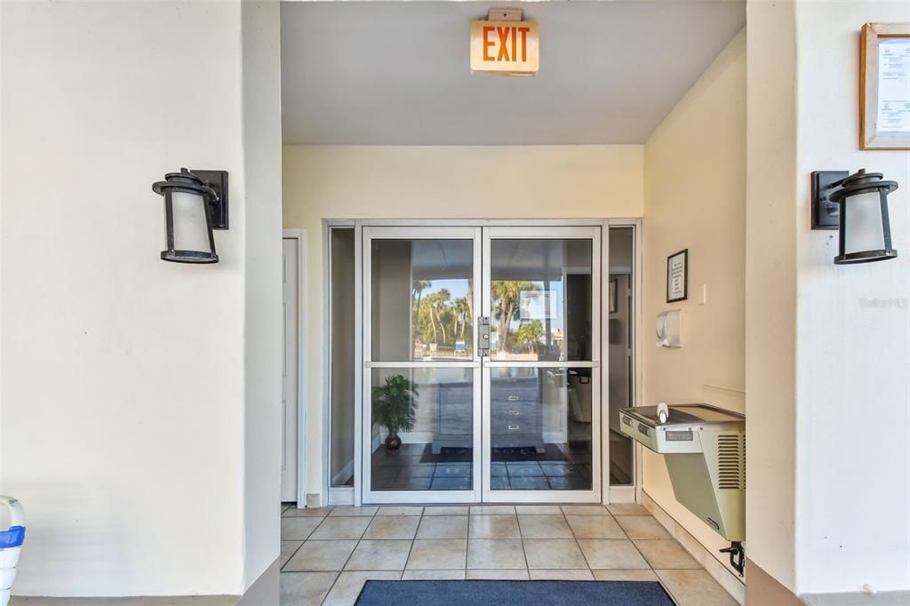 На продажу: $320,000 (1 спален, 2 ванн, 1050 Квадратных фут)