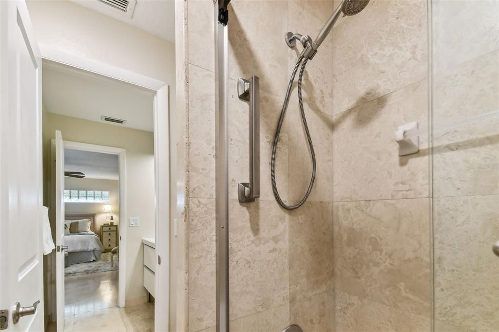 На продажу: $320,000 (1 спален, 2 ванн, 1050 Квадратных фут)