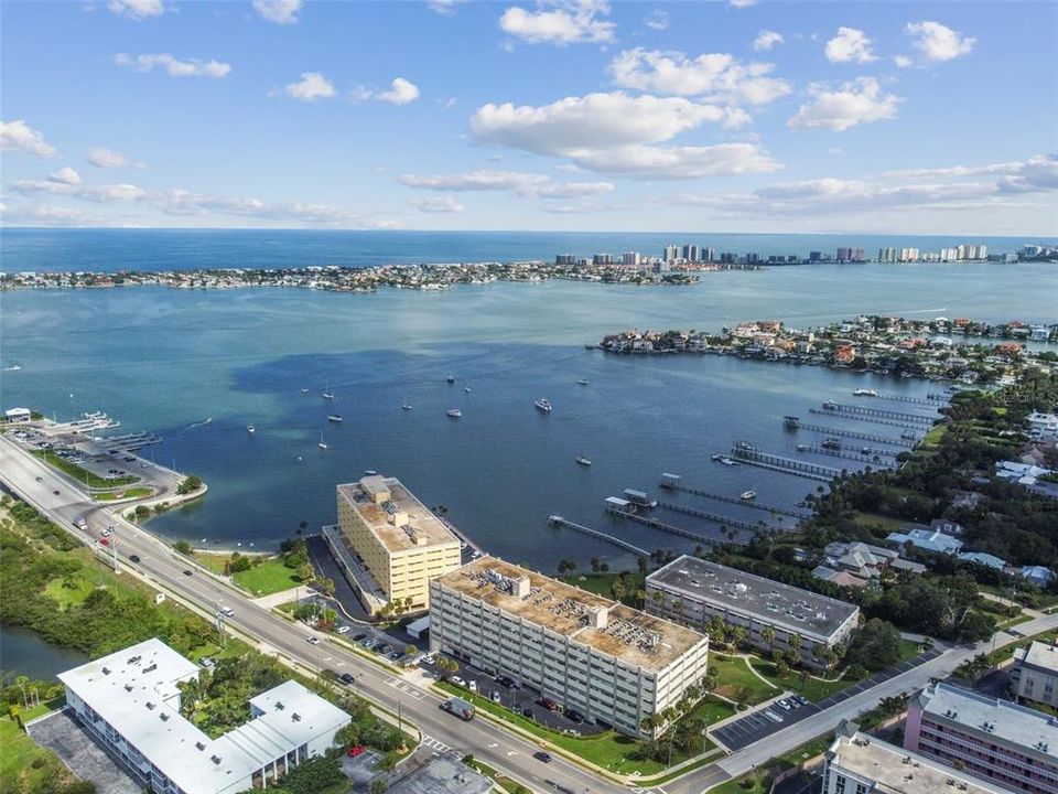 На продажу: $320,000 (1 спален, 2 ванн, 1050 Квадратных фут)