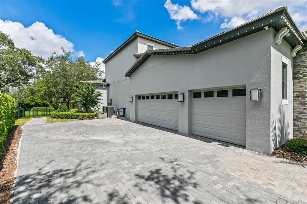 For Sale: $2,850,000 (6 beds, 6 baths, 5825 Square Feet)