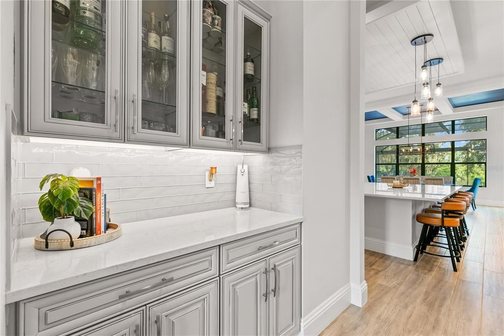 For Sale: $2,850,000 (6 beds, 6 baths, 5825 Square Feet)