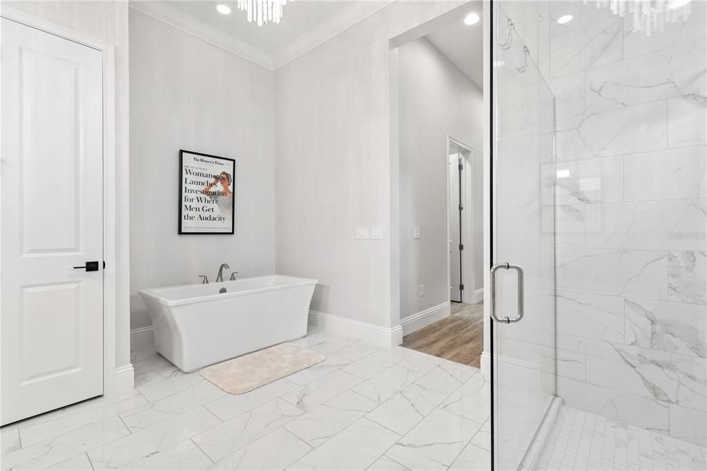 For Sale: $2,850,000 (6 beds, 6 baths, 5825 Square Feet)