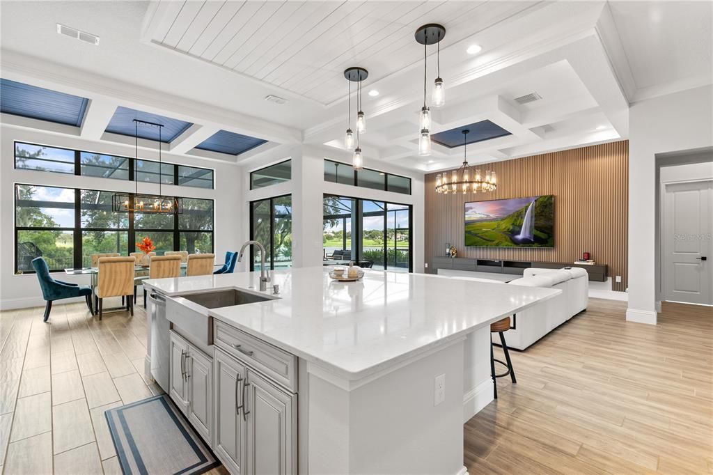 For Sale: $2,850,000 (6 beds, 6 baths, 5825 Square Feet)