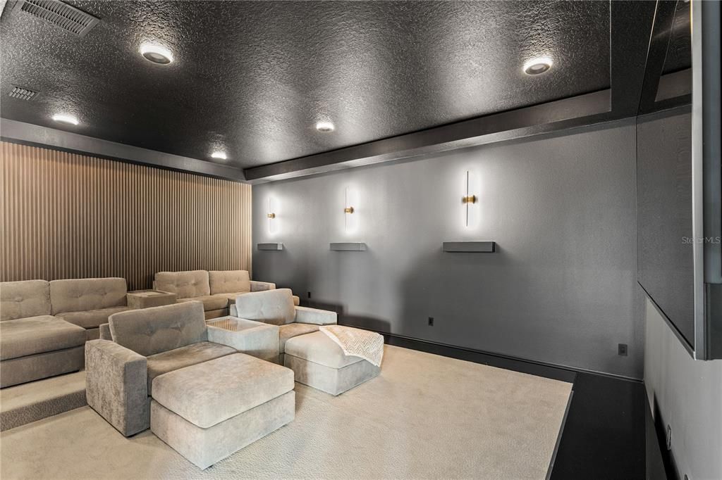 For Sale: $2,850,000 (6 beds, 6 baths, 5825 Square Feet)