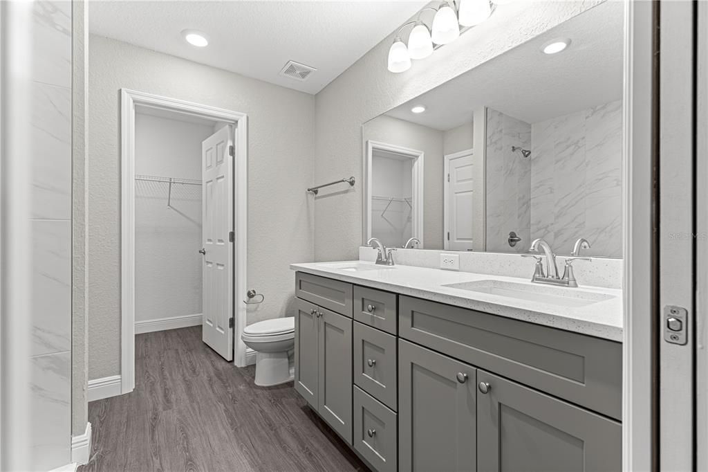 合同活跃: $205,000 (3 贝兹, 2 浴室, 1311 平方英尺)