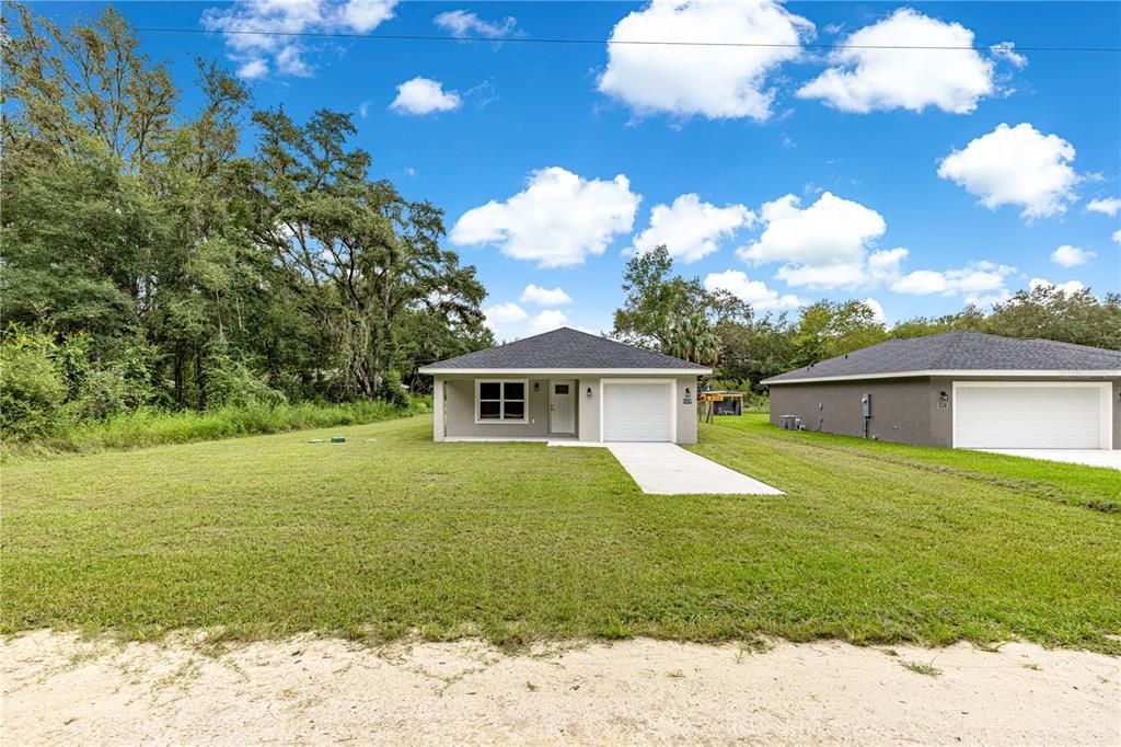 合同活跃: $205,000 (3 贝兹, 2 浴室, 1311 平方英尺)