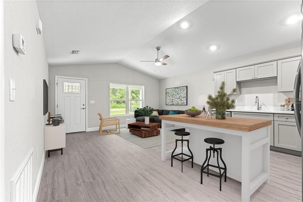 合同活跃: $205,000 (3 贝兹, 2 浴室, 1311 平方英尺)