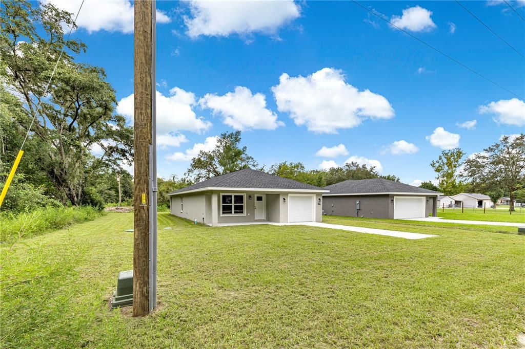 合同活跃: $205,000 (3 贝兹, 2 浴室, 1311 平方英尺)