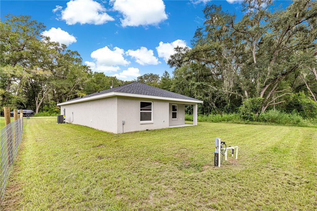 合同活跃: $205,000 (3 贝兹, 2 浴室, 1311 平方英尺)