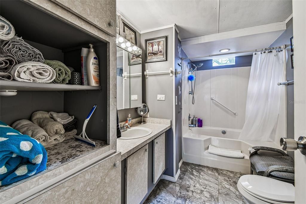 待售: $75,000 (2 贝兹, 1 浴室, 776 平方英尺)